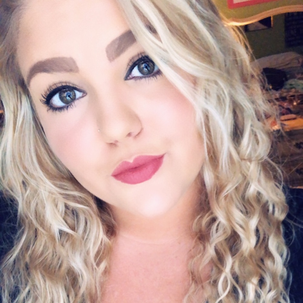 Meet your Posher, Kealey